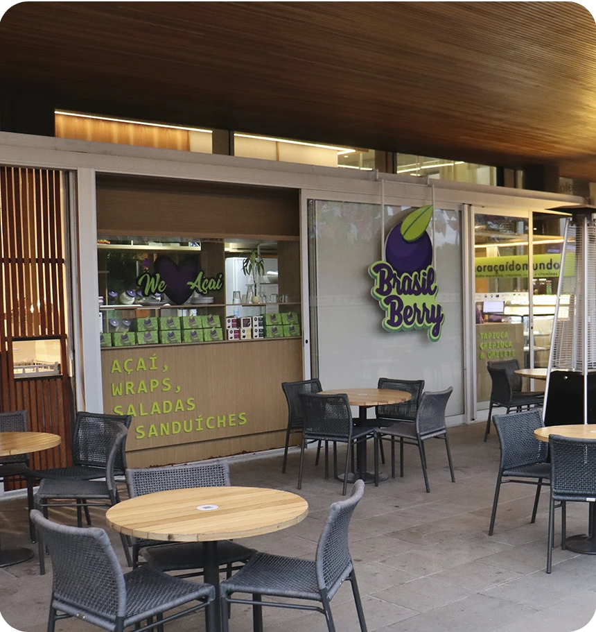 Dentro de loja Brasil Berry